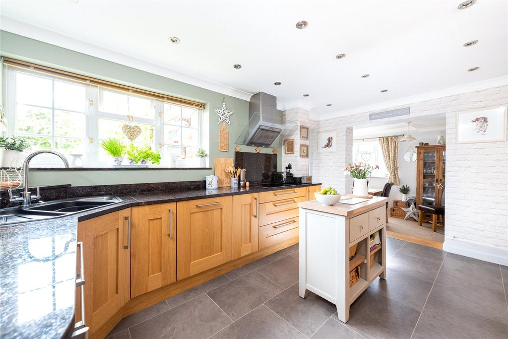 Kitchen/Breakfast Rm