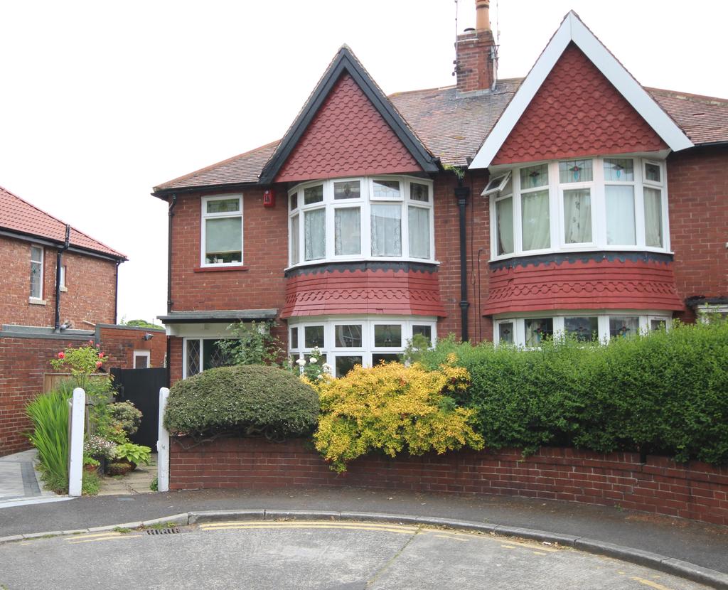Kensington Gardens, Monkseaton, Whitley Bay, NE25 8AR 3 bed semi