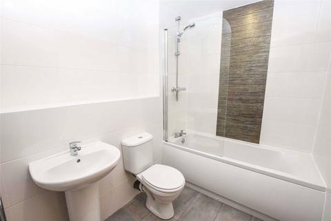 2 bedroom flat to rent, Benbow Street, Sale, M33