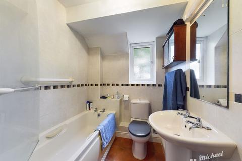 8 Chadbone Close, Aylesbury, HP20 2PS