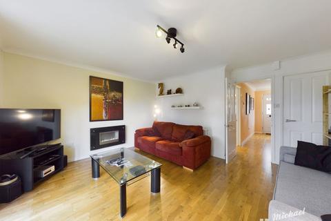 8 Chadbone Close, Aylesbury, HP20 2PS