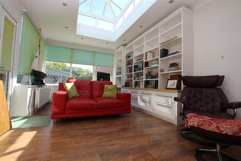 12 Dulwich Road, Holland-on-sea, Clacton-on-sea, CO15 5NA