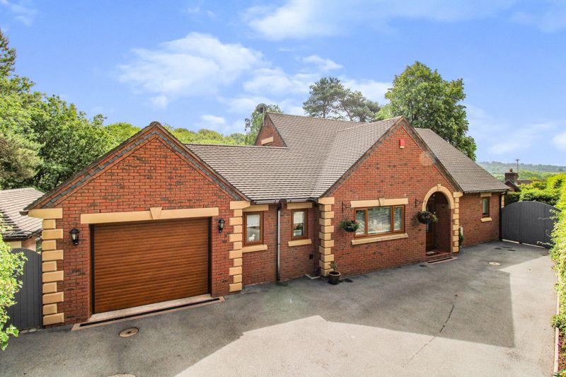 Birchall Lane, Leek, ST13 4 bed detached house £600,000
