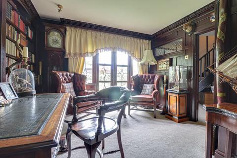 4 Branscombe Square, Southend-on-sea, SS1 3QD