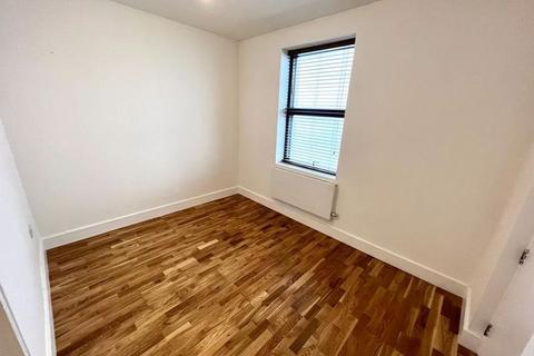 2 bedroom end of terrace house to rent, Jubilee Street, Salford