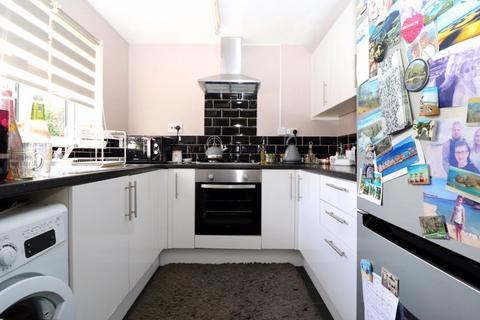 2 bedroom terraced house to rent, Lysander Court, Gloucester