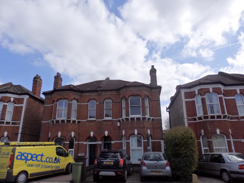 Alexandra Road, Wimbledon 1 bed flat £1,225 pcm (£283 pw)