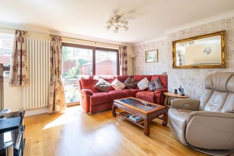 Chestnut House, 9a Bourne Street, Didcot, OX11 8EH