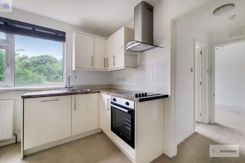 2 bedroom apartment to rent, Montalt Road, Woodford Green