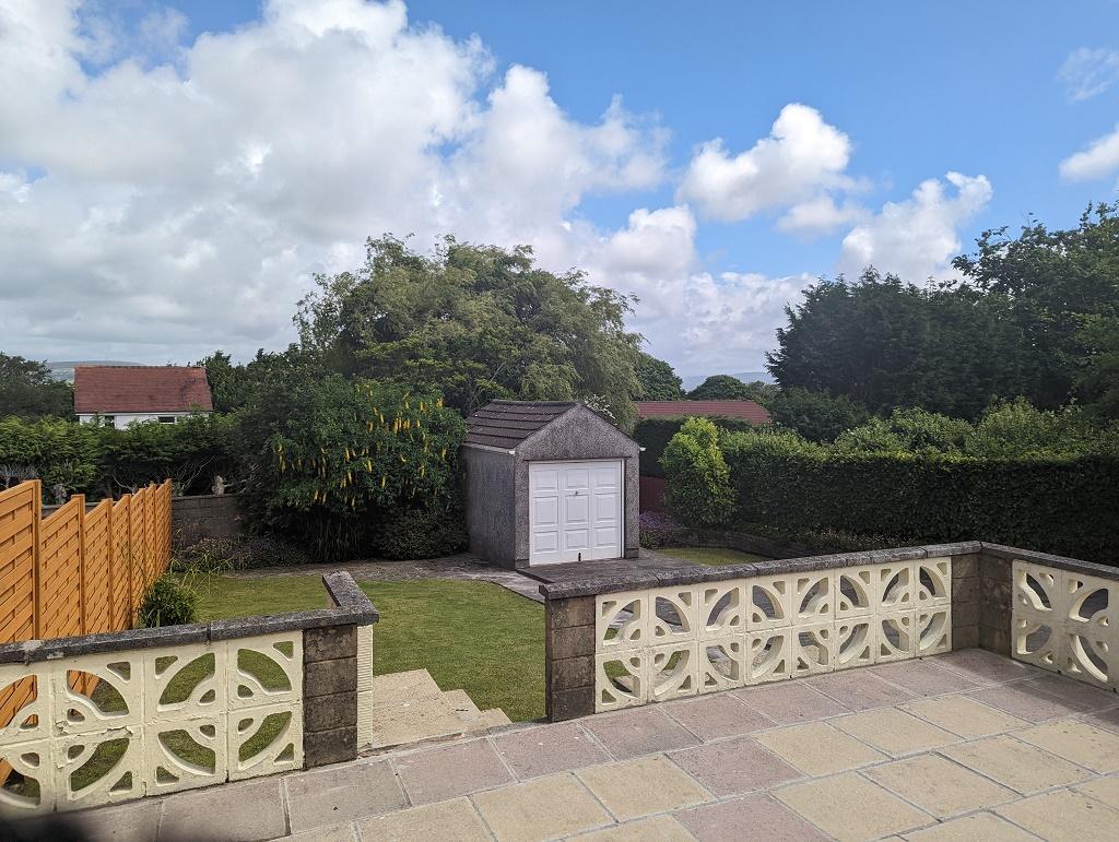 Penrhiw Road, Morriston, SA6 6BS 3 bed bungalow £895 pcm (£207 pw)
