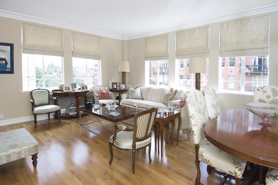 OAKWOOD COURT, KENSINGTON LONDON W14 3 bed apartment £4,225 pcm (£975 pw)