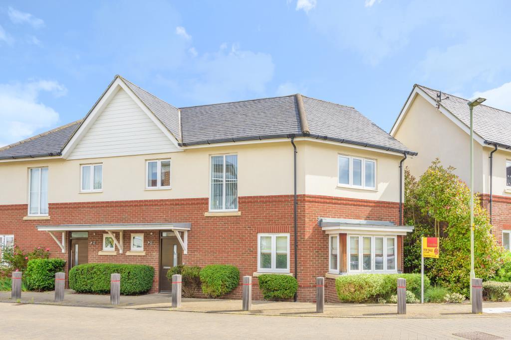 Fleet, Hampshire, GU51 3 bed semidetached house for sale £465,000
