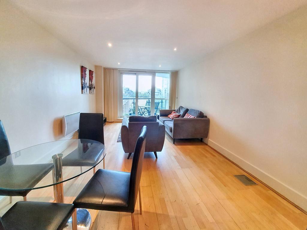 St. Wharf, London SW8 2 bed flat to rent £2,773 pcm (£640 pw)