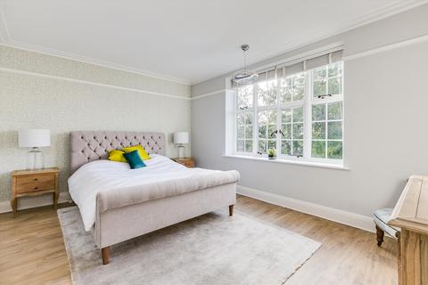102 Richmond Hill Court, Richmond, TW10 6BG