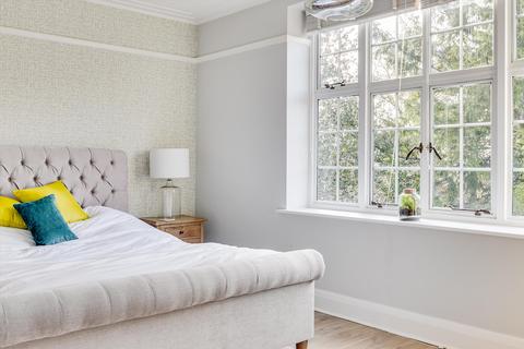 102 Richmond Hill Court, Richmond, TW10 6BG