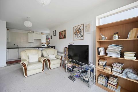 6 Bennett Close, Hounslow, TW4 5AE