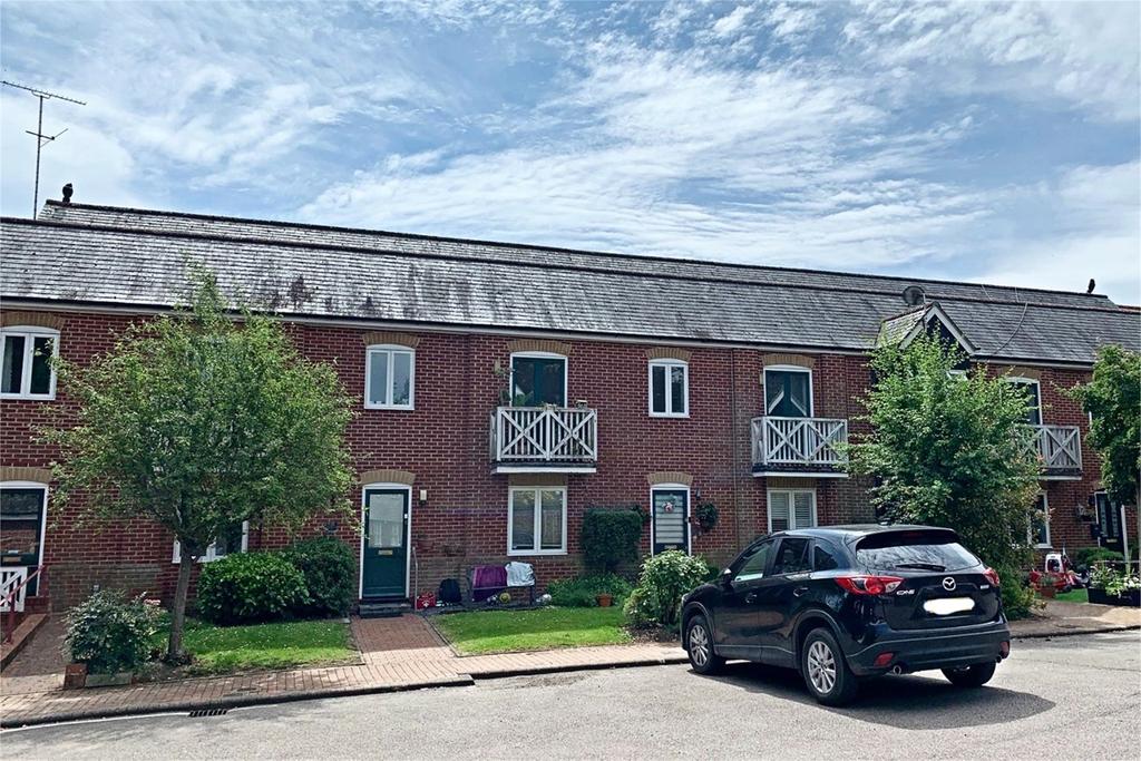 Mill Lane, Sawbridgeworth, CM21 2 bed apartment £950 pcm (£219 pw)
