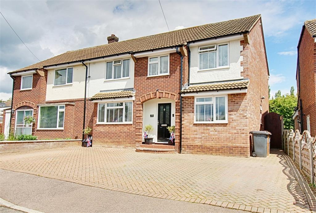 Rowney Wood, Sawbridgeworth, CM21 5 bed semidetached house £685,000