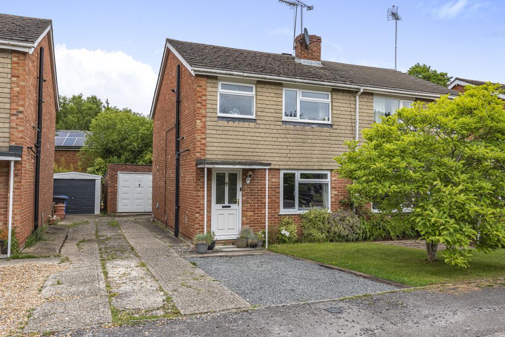 Fleet, Hampshire, GU51 3 bed semidetached house for sale £475,000