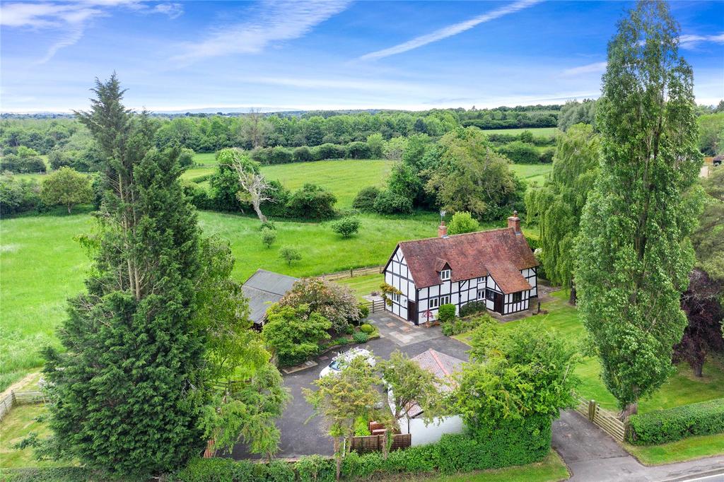 Feckenham, North Worcestershire 3 bed detached house - £799,950