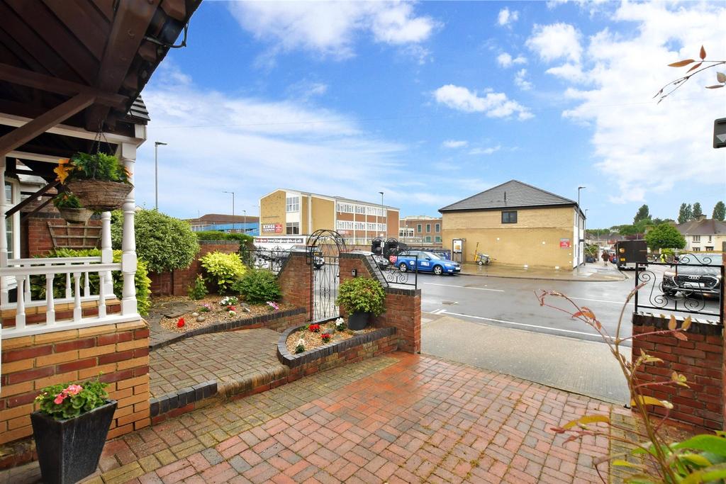 Driveway/Parking