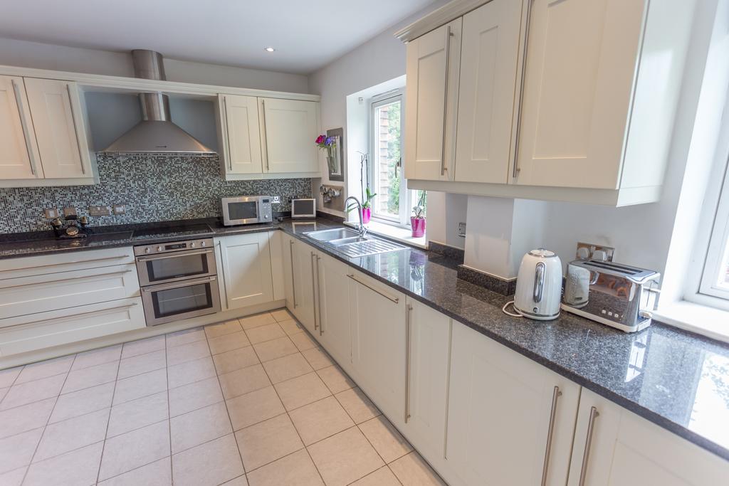 Kitchen /Breakfast Room