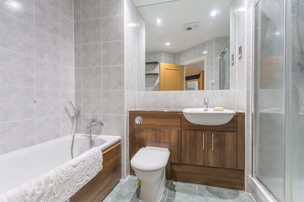 Ensuite bathroom/shower Room