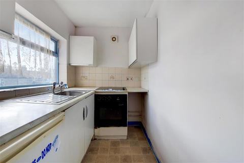 1 bedroom apartment for sale - Marston Avenue, Dagenham, Essex