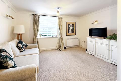 1 bedroom apartment for sale, St. Floras Road, Littlehampton, West Sussex