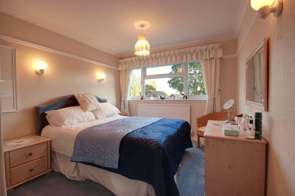 Bedroom 2 (Double)