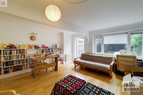 3 bedroom terraced house to rent, Claylands Road, London, SW8