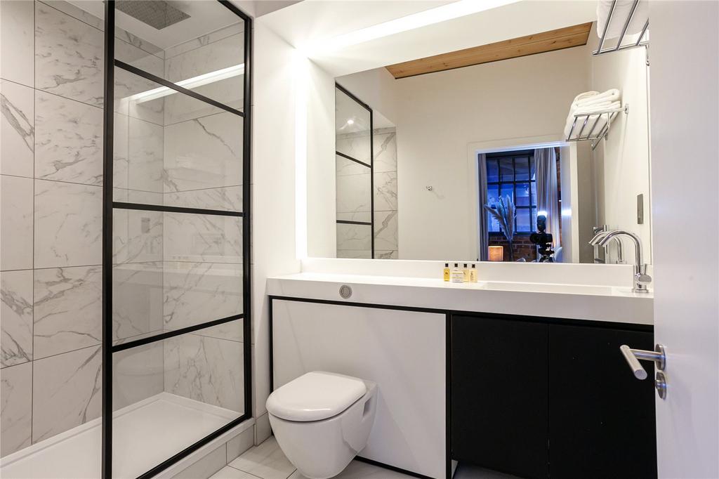 En Suite Bathroom