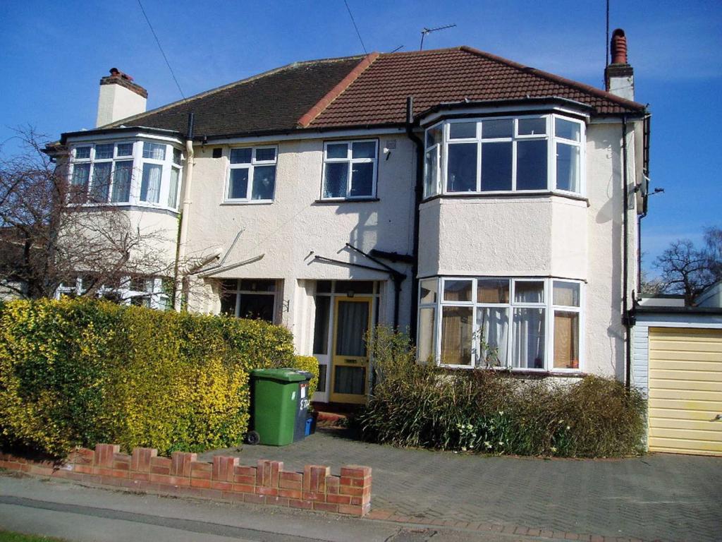 Strafford Gate, Potters Bar 5 bed semidetached house £2,383 pcm (£