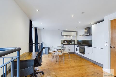 undefined, New Court, Ristes Place