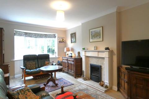 2 Chestnut Close, Aiskew, Bedale, DL8 1XN
