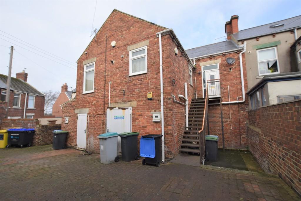 Unit 2, Dundee House, Stanley Property £650 pcm (£150 pw)