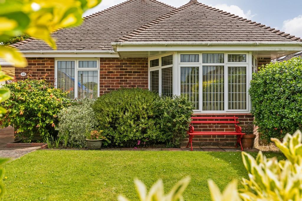 Woodfield Drive, Winchester, SO22 3 bed detached bungalow £700,000
