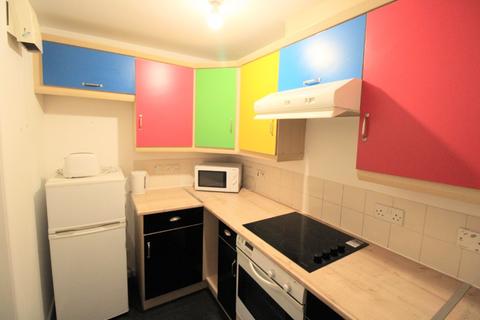 2 bedroom flat to rent - Otago Street, Glasgow, G12