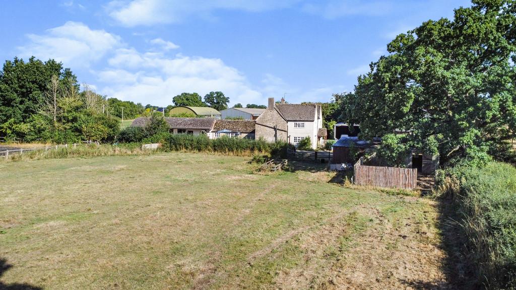 Hayes Knoll, Purton Stoke 5 bed farm house for sale £1,450,000