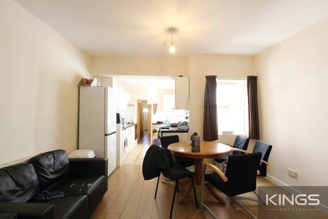 5 bedroom terraced house to rent, Lodge Road, Southampton