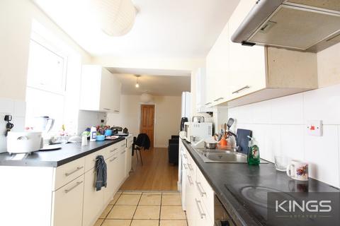 5 bedroom terraced house to rent, Lodge Road, Southampton
