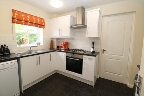 14 Dryden Close, Kenilworth, CV8 1RY