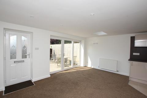 2 bedroom flat to rent, Fox Lane, Waverton