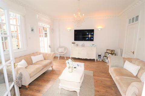 21 Frythe Close, Kenilworth, CV8 2SY