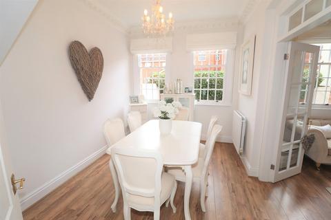 21 Frythe Close, Kenilworth, CV8 2SY