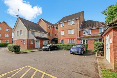15 Eagle Close, Waltham Abbey, EN9 3NA