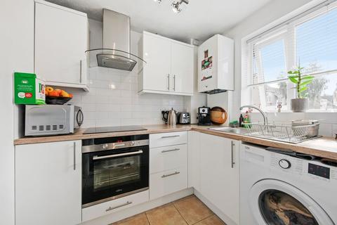 15 Eagle Close, Waltham Abbey, EN9 3NA