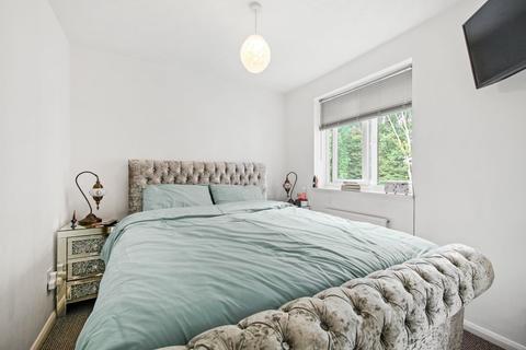 15 Eagle Close, Waltham Abbey, EN9 3NA