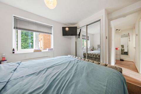 15 Eagle Close, Waltham Abbey, EN9 3NA