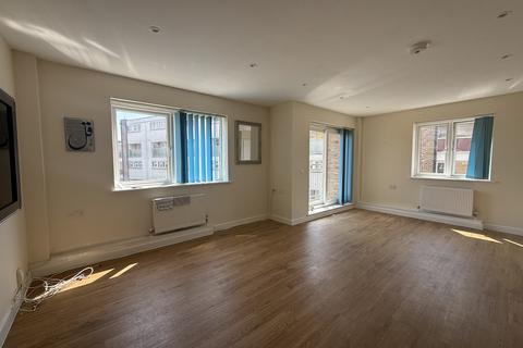 2 bedroom flat to rent, Convent Way, Southall